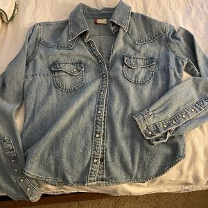 Levi’s red label light weight Jean shirt